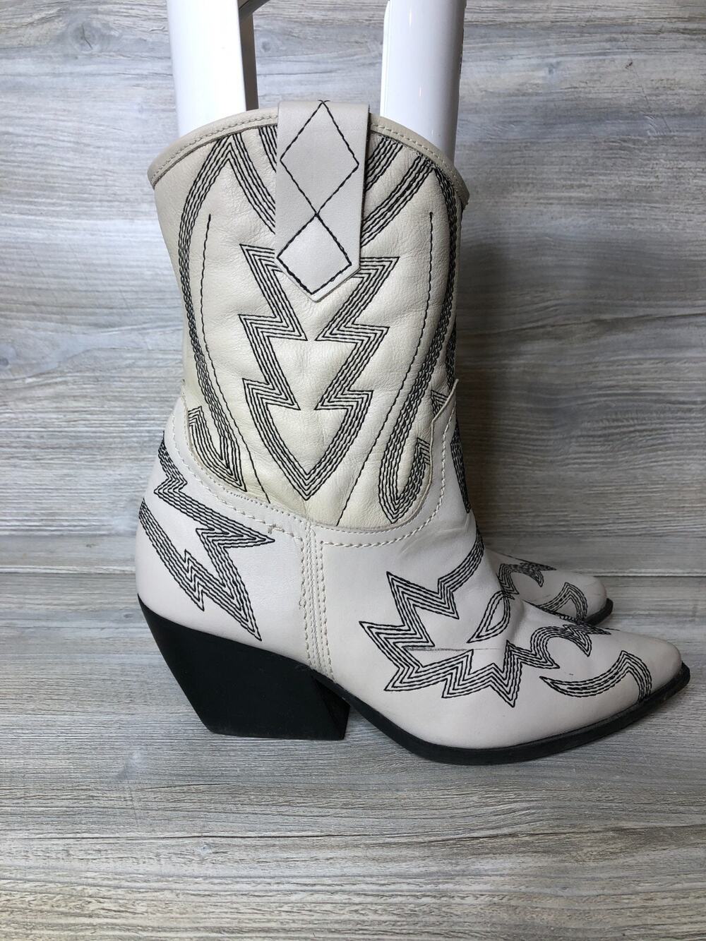 Steve Madden Cowboy Western Boots Womens Size 9M White